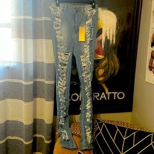 Ripped High-waisted Jeans